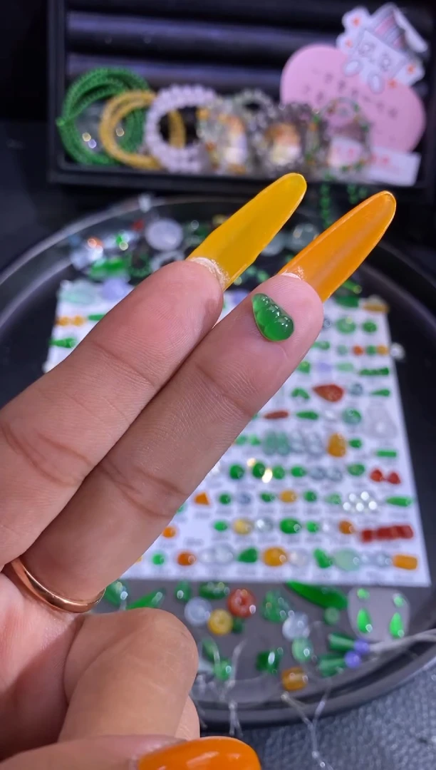 未镶嵌挂件翡翠豆子