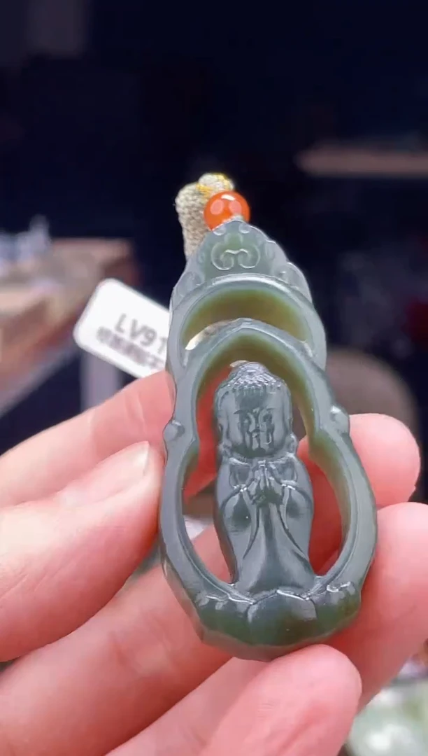 颈饰未镶嵌和田玉1