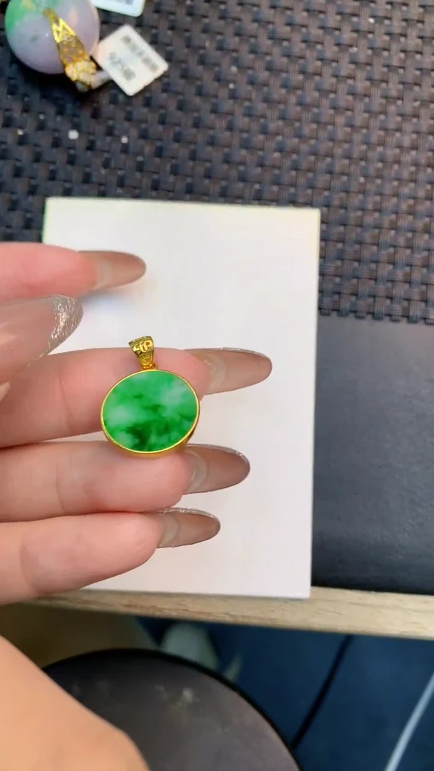 颈饰未镶嵌翡翠1