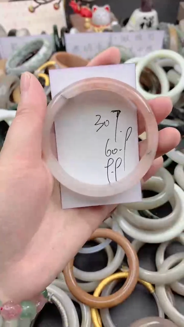 未镶嵌手镯石英质玉307