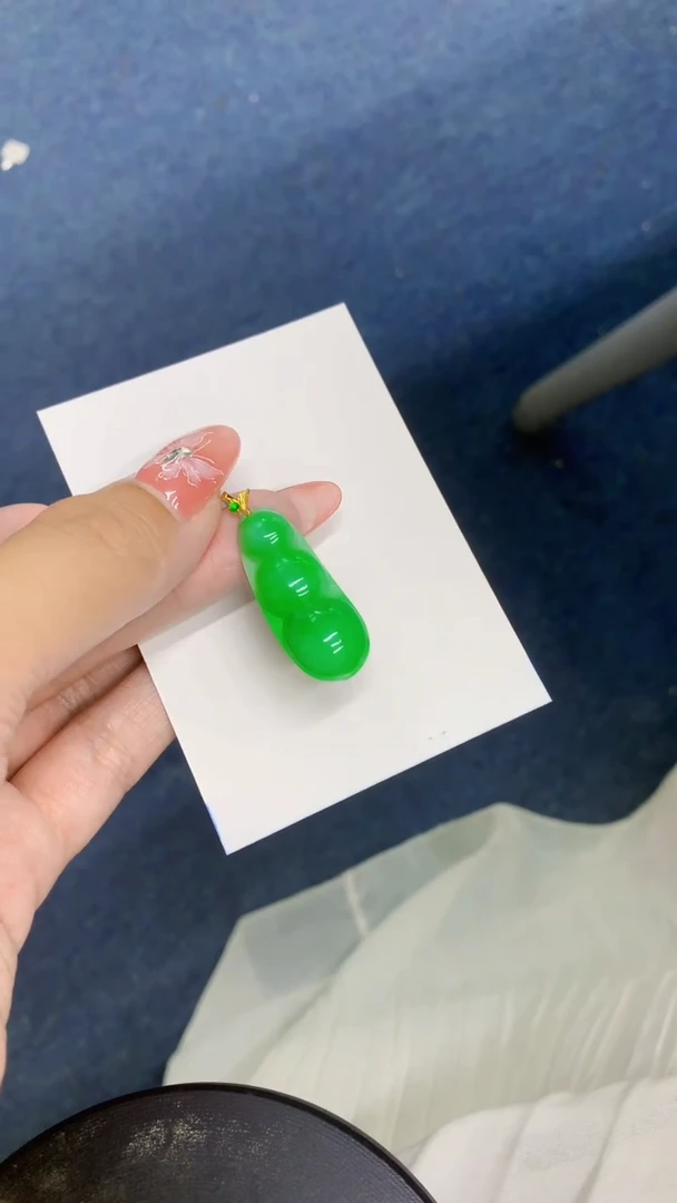 颈饰18K金镶嵌翡翠1