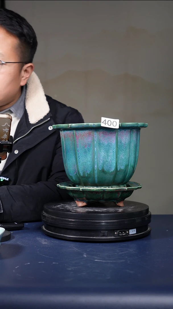 其他瓷微微暇400号菱花式花盆  口径22高15.6
