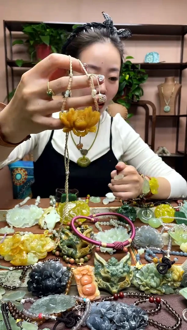 未镶嵌岫玉吊坠·2