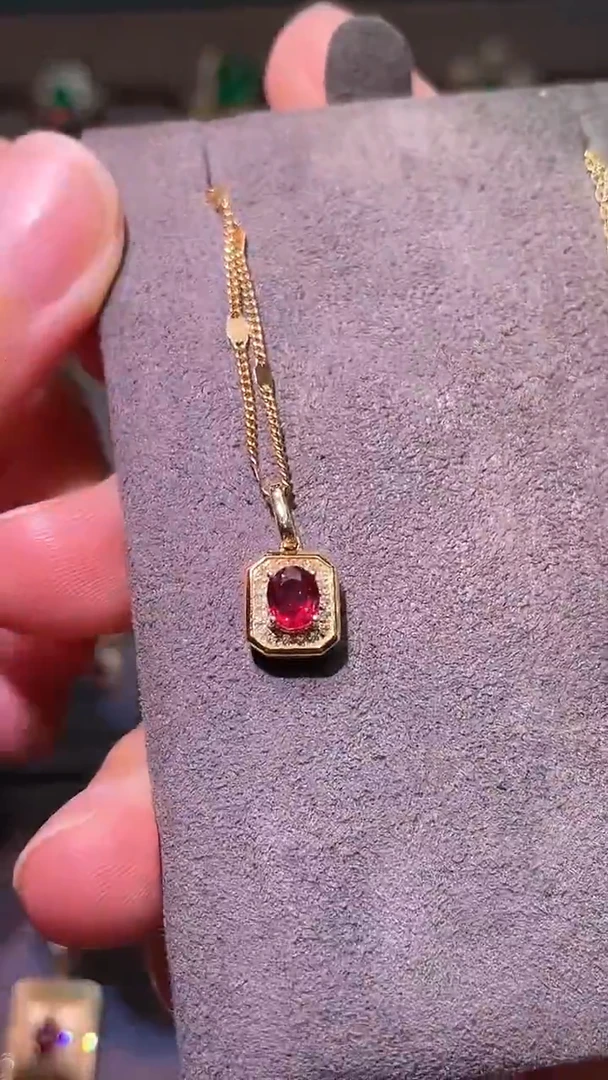 18K金镶嵌吊坠(不含链)红宝石莫桑比克  无烧鸽血红0.48ct