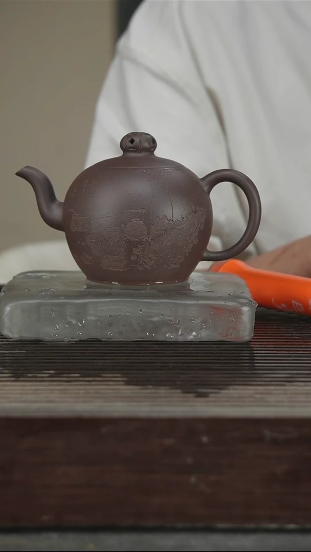 茶壶紫砂高工方，带证350CC51号