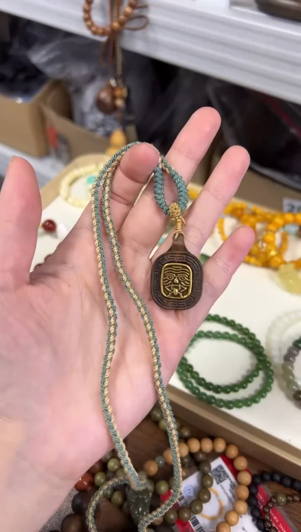 未镶嵌檀香木手串孤品檀香木扎基挂件[0115]