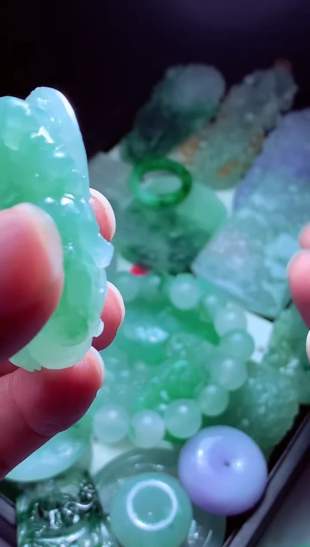 未镶嵌定制翡翠呆**?翡翠毛货定制