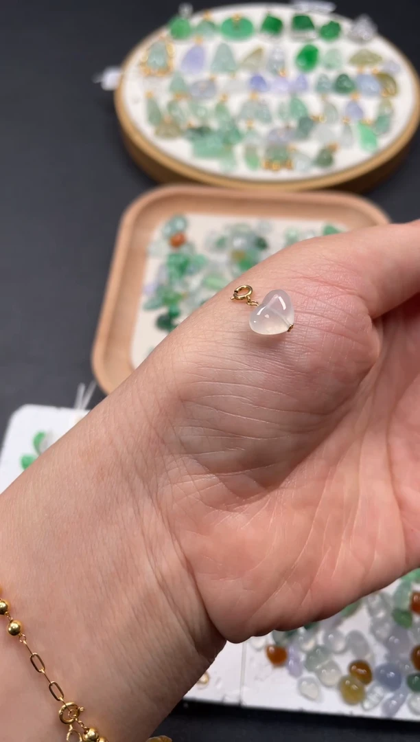 吊坠(不含链)18K金镶嵌翡翠 一个JK636