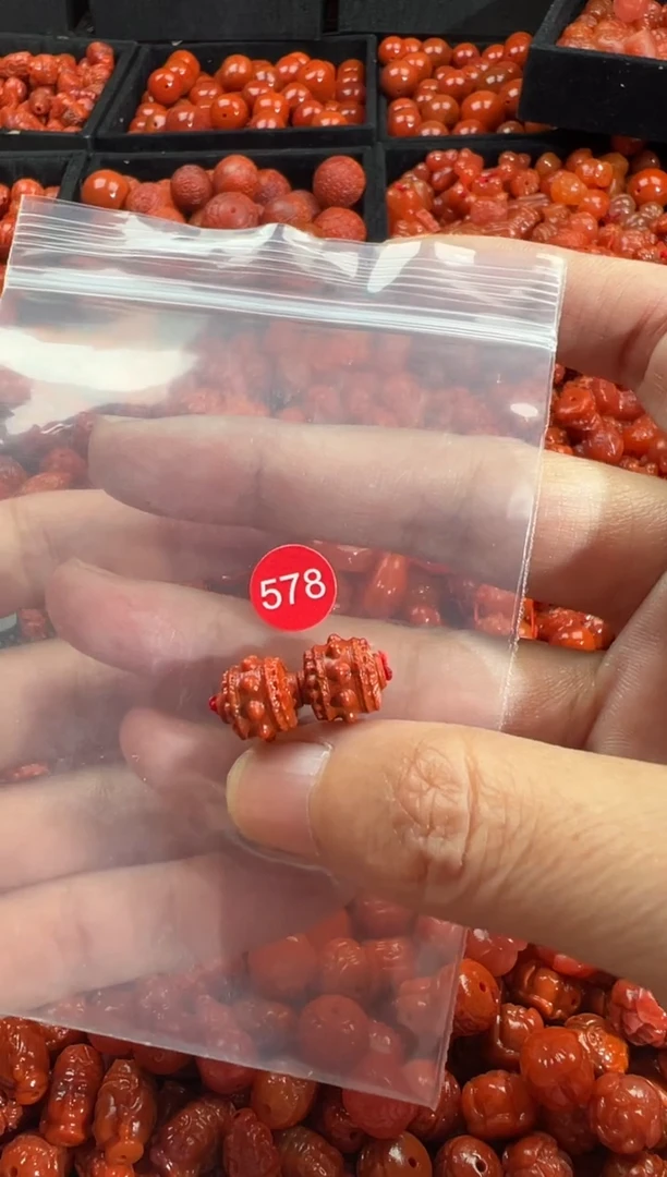 颈饰未镶嵌南红玛瑙1