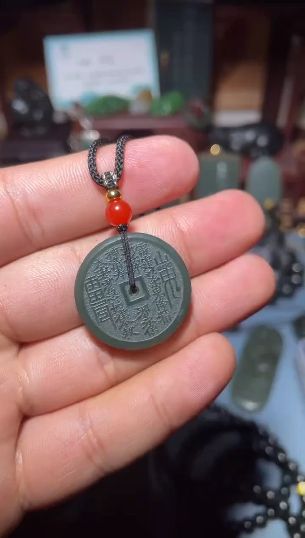 颈饰未镶嵌和田玉（青玉）1