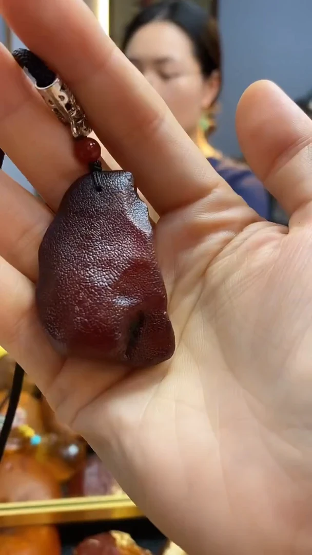 琥珀颈饰未镶嵌吊坠