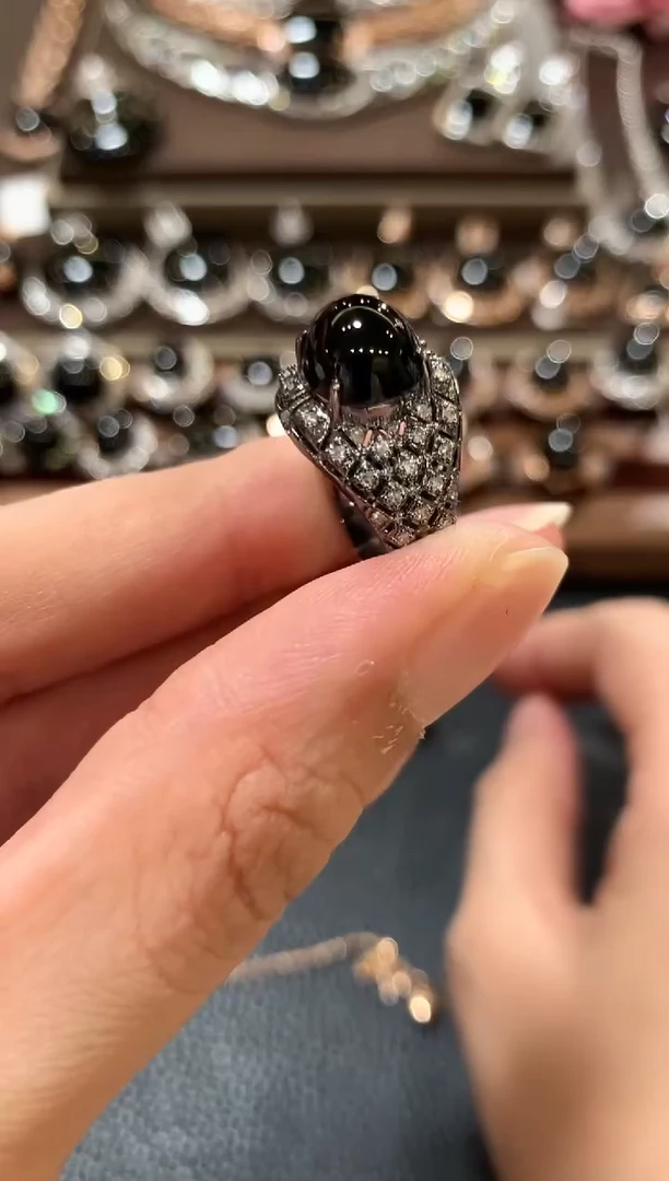 18K金镶嵌戒指翡翠m37