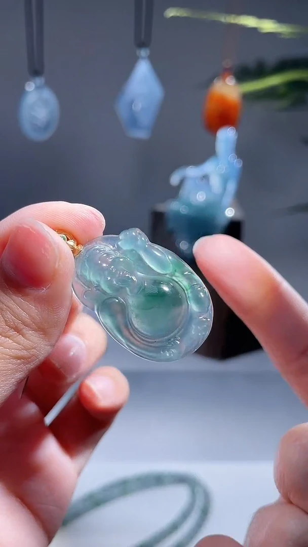 颈饰未镶嵌翡翠财神