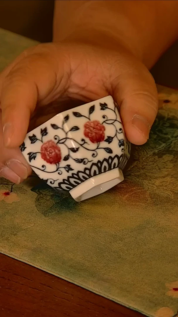 杯手工手绘杯杯很美丽