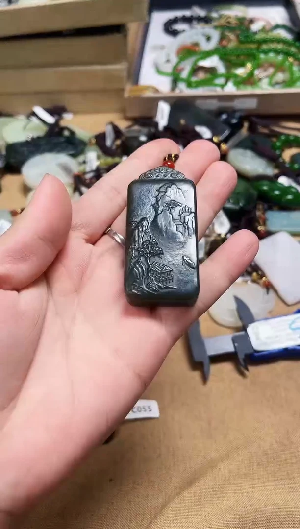 颈饰未镶嵌和田玉1