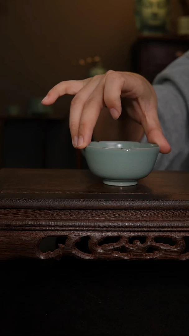 摆件王国奇手工葵口杯   印章