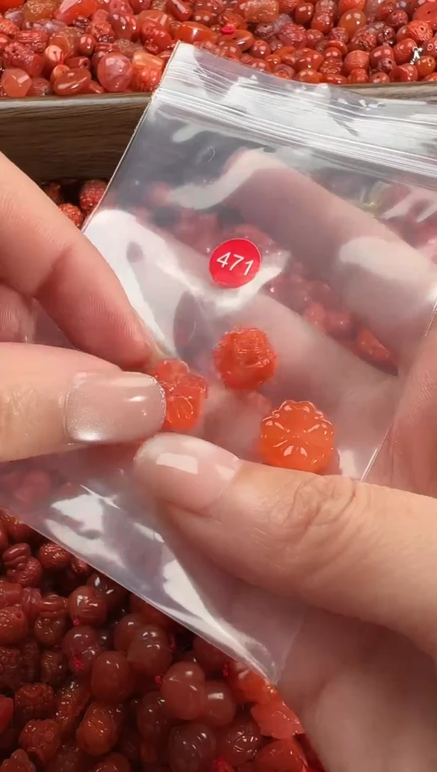 颈饰未镶嵌南红玛瑙1