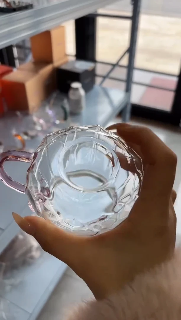 手工艺品玻璃禾器莲君紫色普通盒