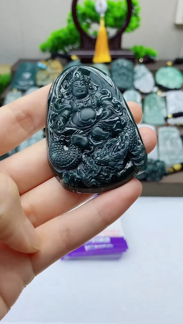 翡翠未镶嵌颈饰