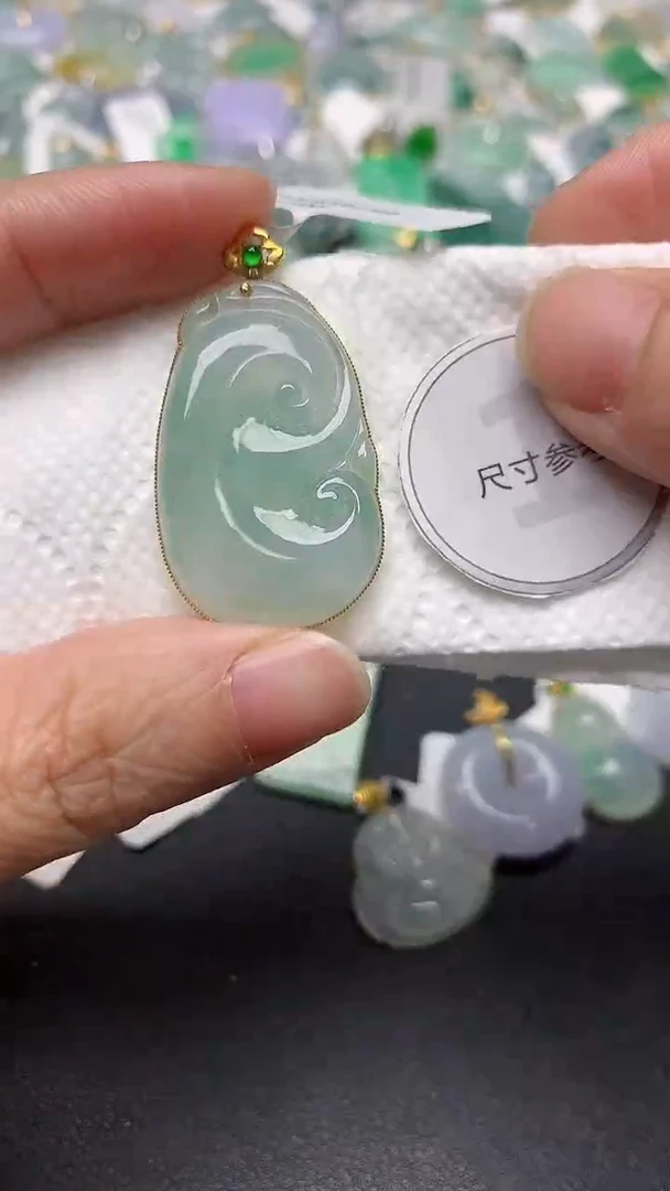 颈饰18K金镶嵌翡翠天然缅甸A货翡翠