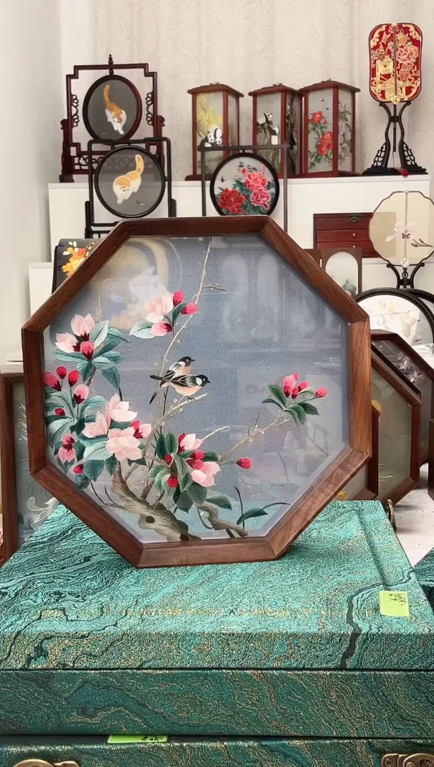 扇子苏绣作品手工摆台