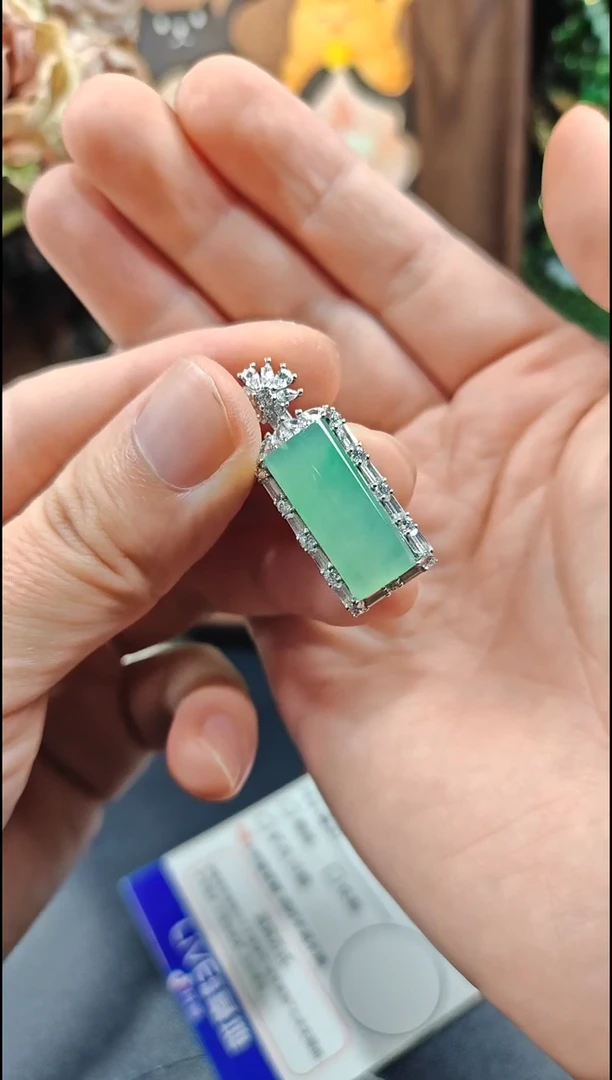 颈饰银S925镶嵌翡翠翡翠颈饰S925银镶嵌