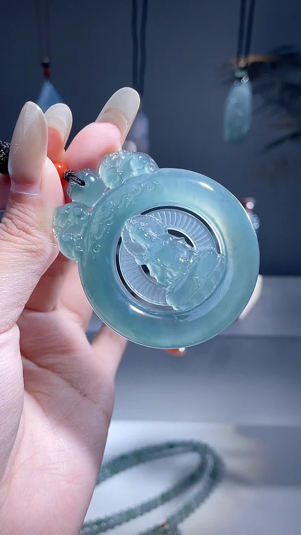 颈饰未镶嵌翡翠观音