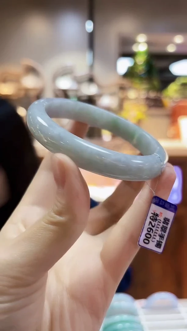 颈饰未镶嵌翡翠手镯63.5