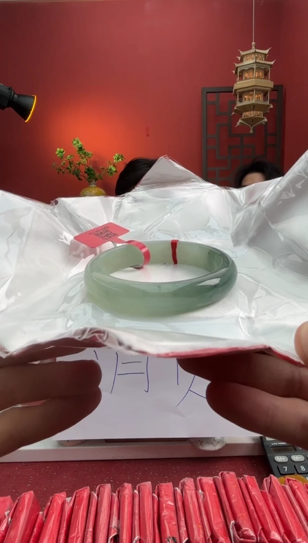 未镶嵌手镯翡翠翡翠手镯1