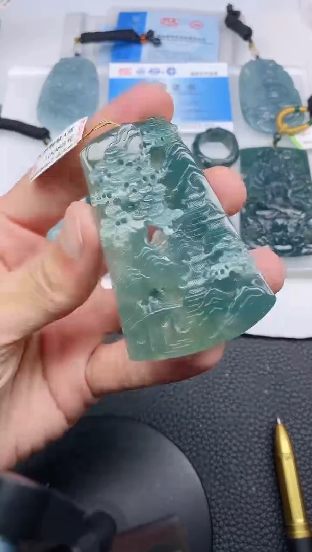 颈饰未镶嵌翡翠