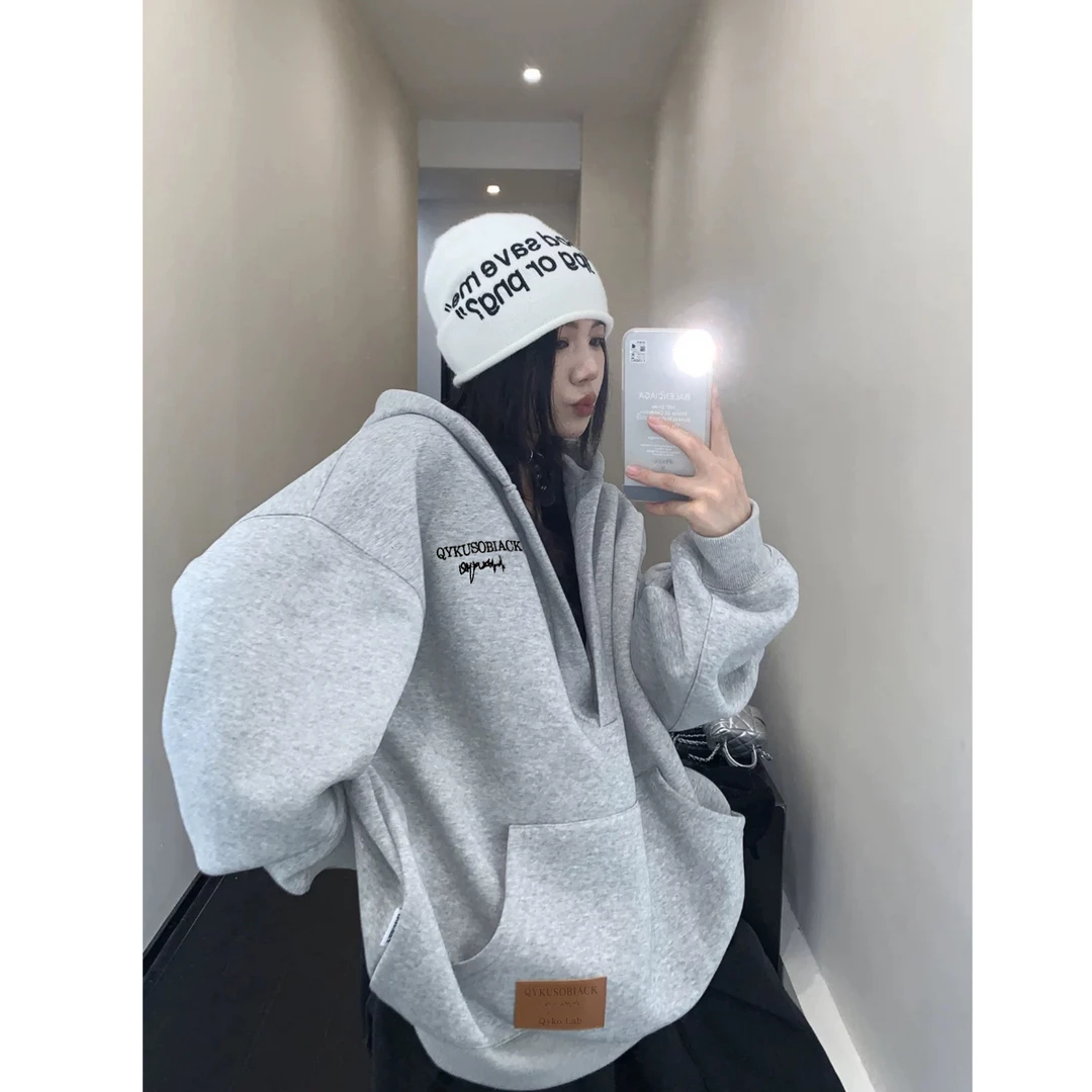 肚困困.美式慵懒刺绣大V领薄款连帽卫衣女oversize复古露肩上衣