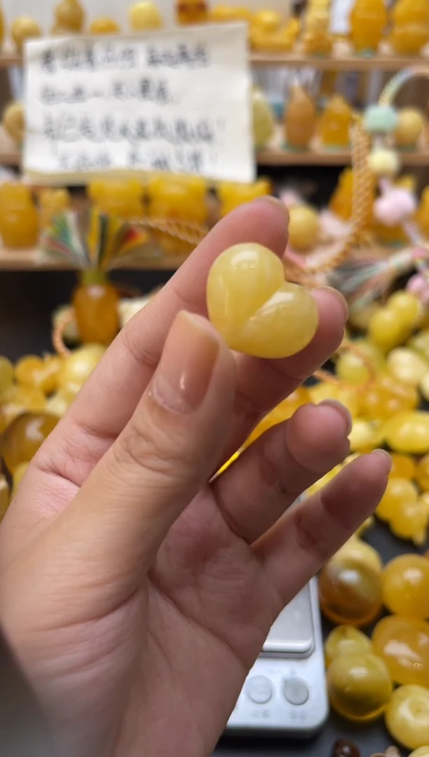 琥珀未镶嵌珠宝奇石085琥珀蜜蜡微瑕