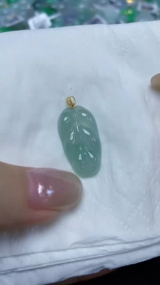 翡翠18K金镶嵌颈饰天然缅甸翡翠A货