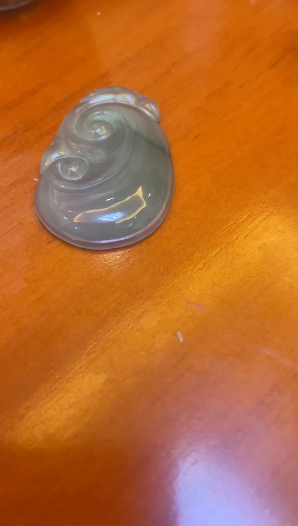 未镶嵌颈饰琥珀如意
