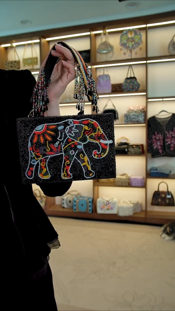 织物23百格汇手工串珠包