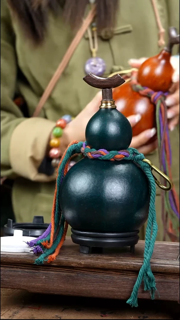 YC075简约大漆款天然酒葫芦（一物一拍）