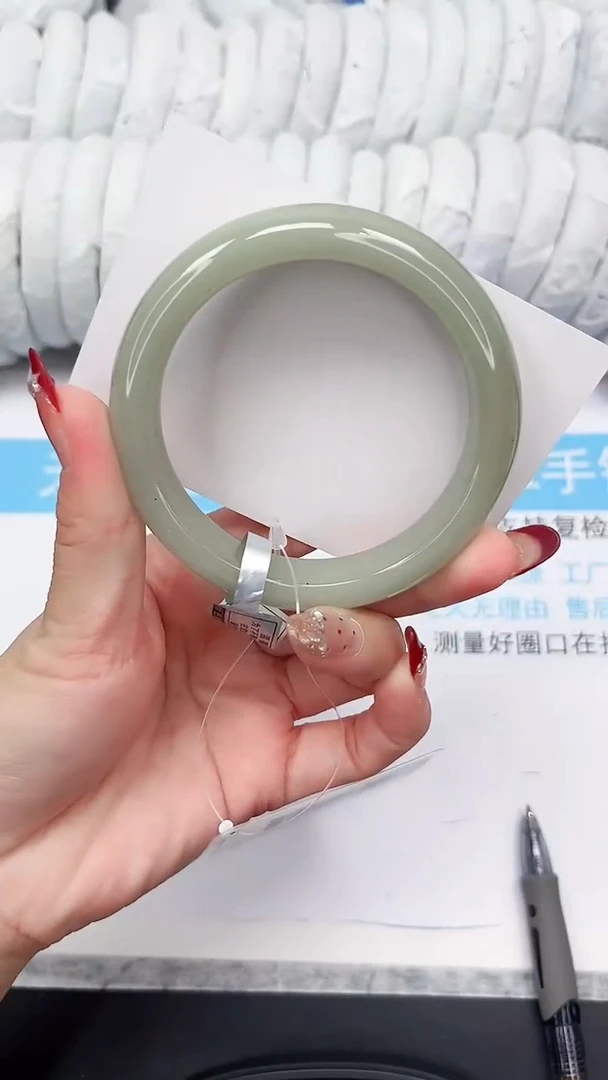 未镶嵌手镯石英质玉107-60.5D