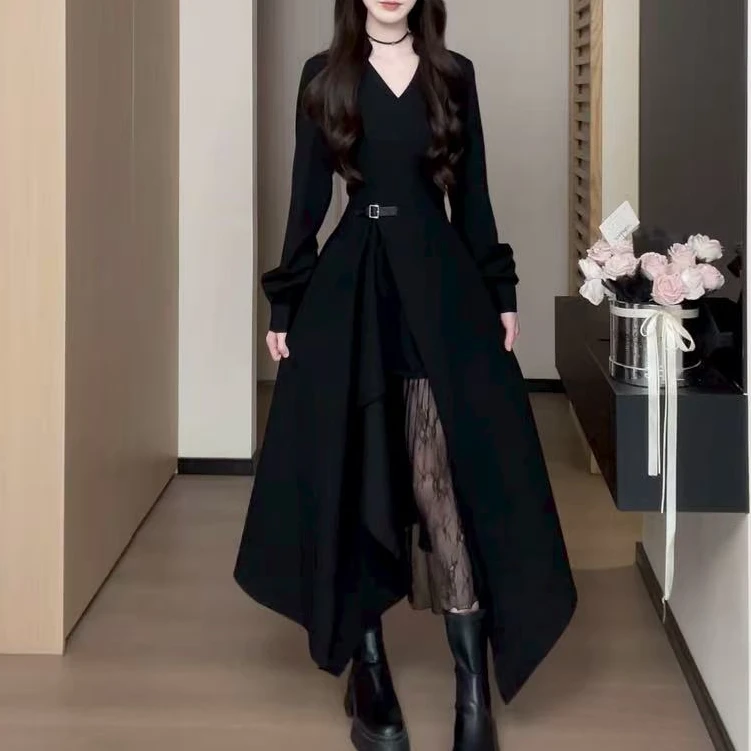 气质衬衫拼接蕾丝连衣裙2025秋冬新款赫本风不对称设计黑色长裙子