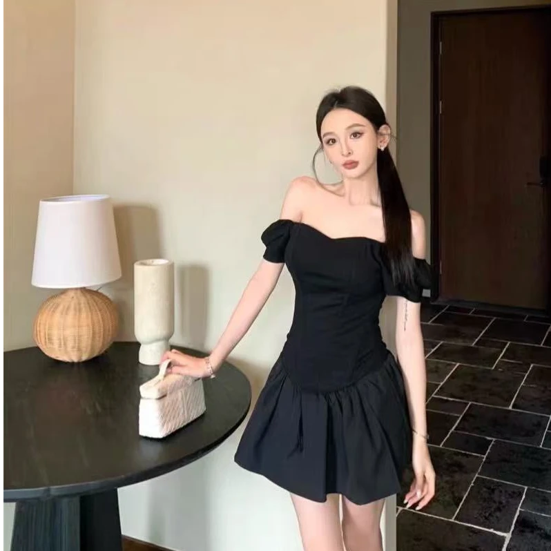 一字肩纯欲黑色短袖修身T恤女夏季时尚套装蓬蓬半身裙短裙两件套