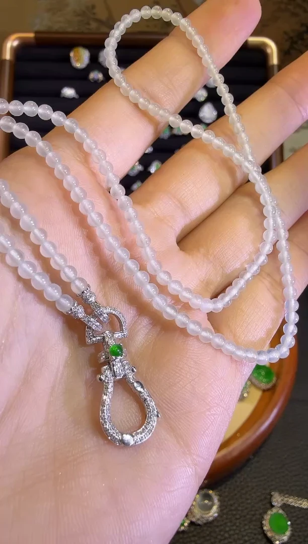 【闪购商品】翡翠颈饰18K金镶嵌玻璃种珠珠马蹄扣万能链（多种戴法）