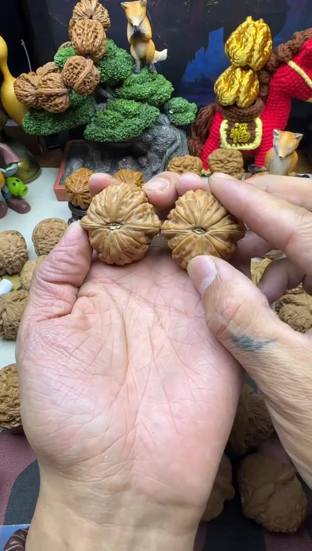 吊坠文玩核桃罗*刚全品一抹红