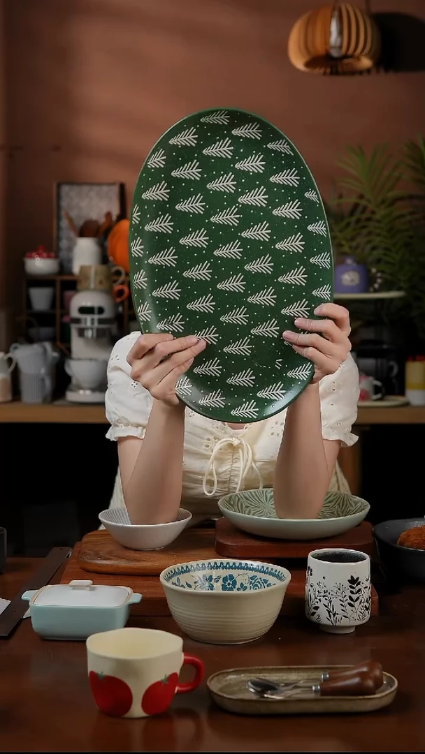 盘绿色圣诞树鱼盘微瑕 凑满20发货