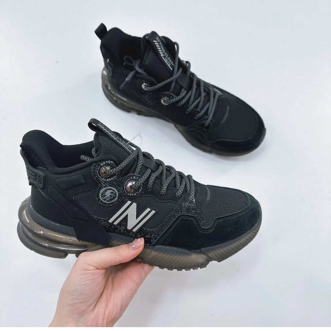 80009高端专享四季款舒适运动鞋黑色（成人运动鞋）