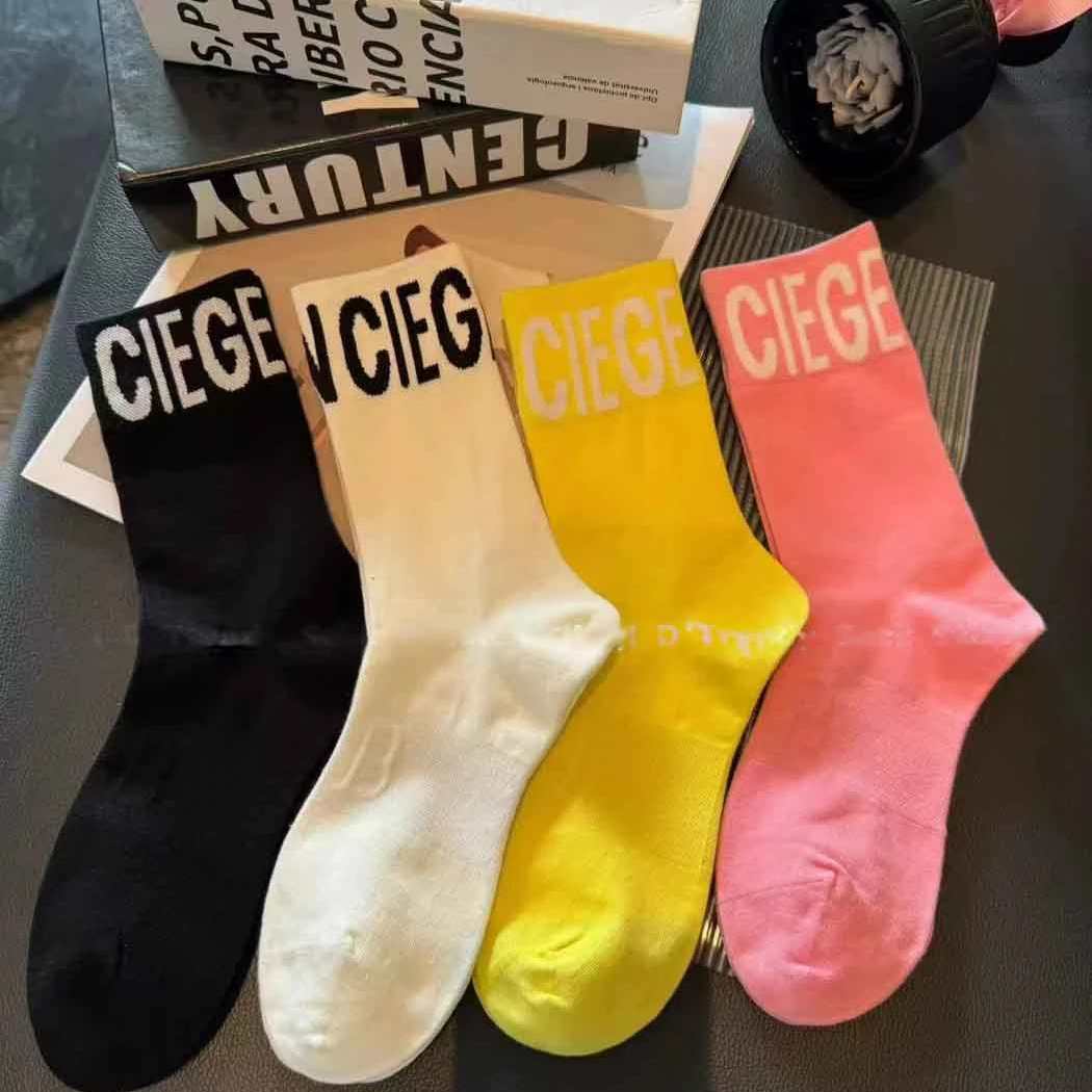 春秋新款韩版纯色大字母中筒袜女个性百搭网红无骨简约洋气潮袜