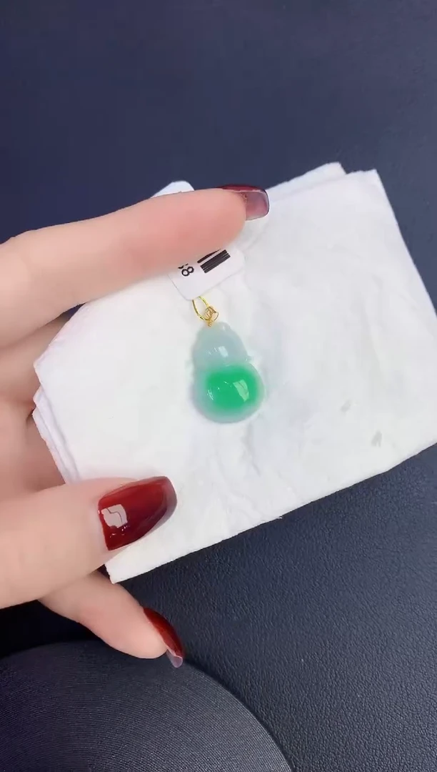 颈饰18K金镶嵌翡翠缅甸天然翡翠A货