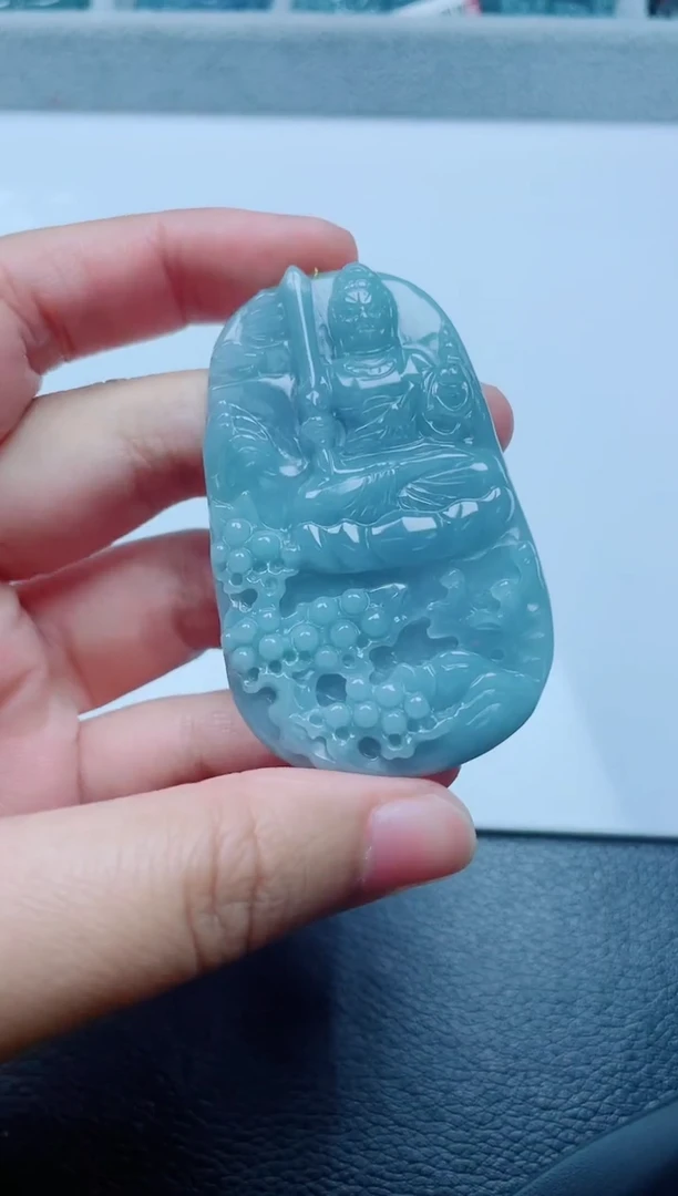 颈饰未镶嵌翡翠      鸡