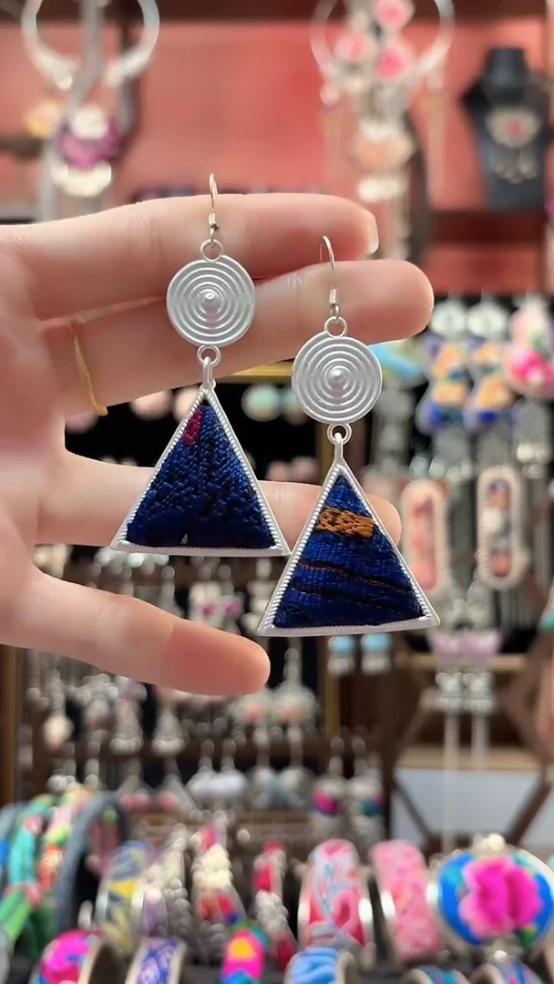 织绣 云织谣民族风精美饰品   256