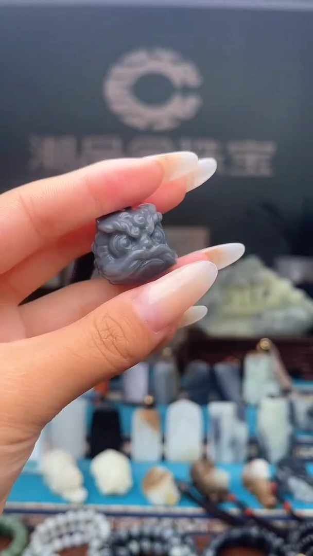 未镶嵌和田玉挂件1