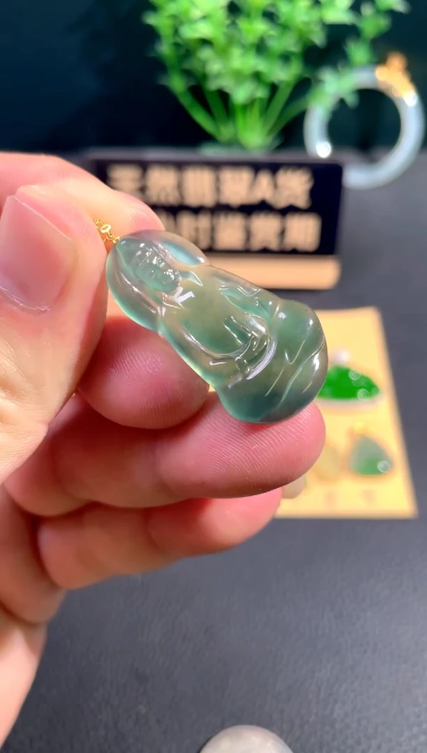 颈饰18K金镶嵌翡翠翡翠