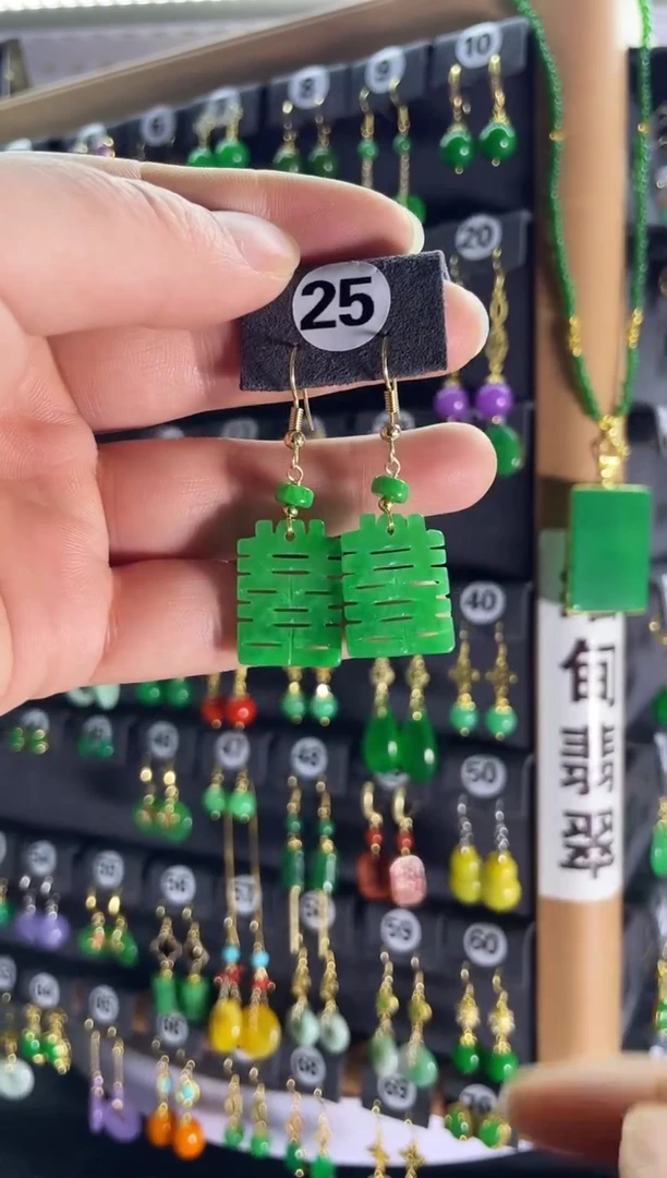 【闪购商品】翡翠耳饰银S925镶嵌25....